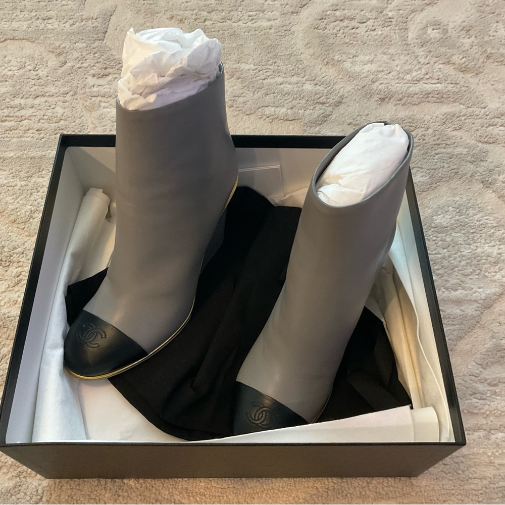 22B Chanel Wedge Ankle Boots size 38 - Picture 10 of 15